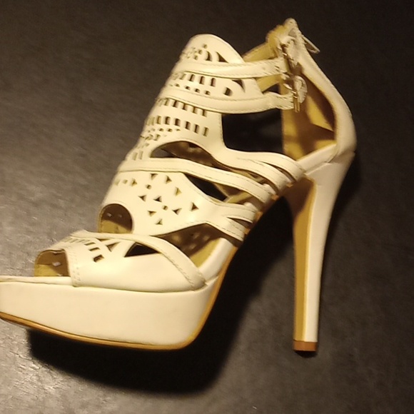 Caged open toe Pumps - Picture 8 of 8